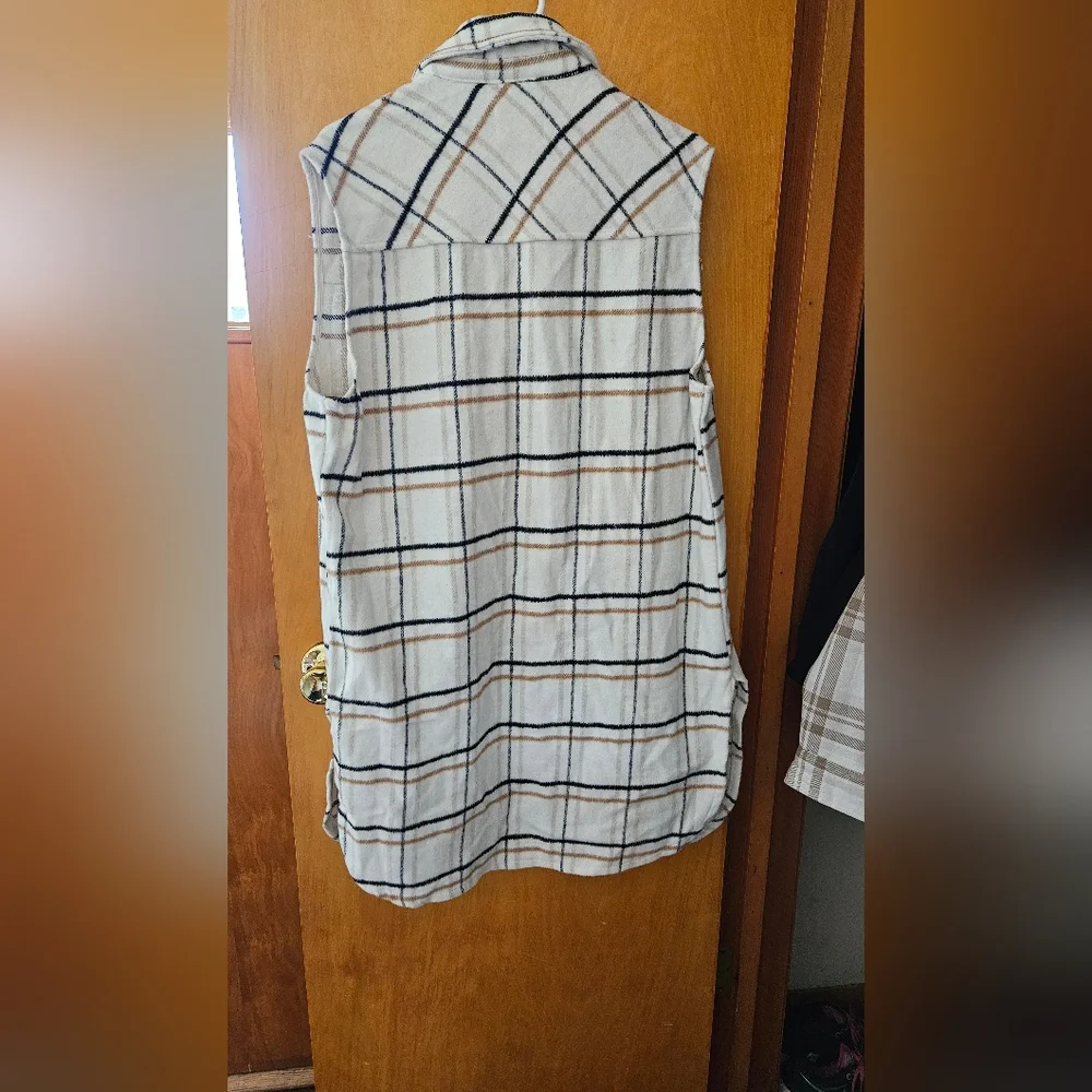 Long Vest - Picture 2 of 2